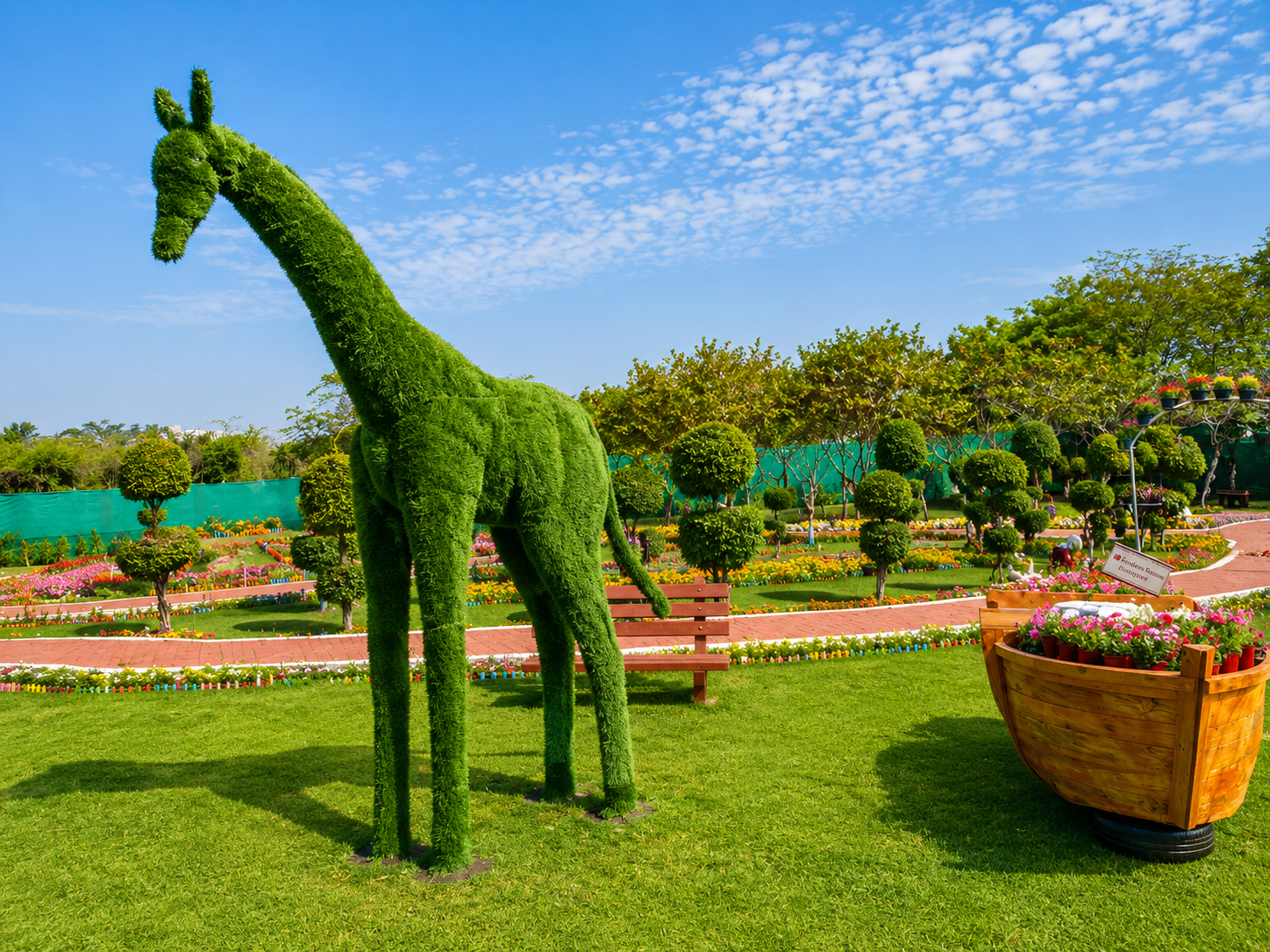 Giraffe Topiary Sculpture